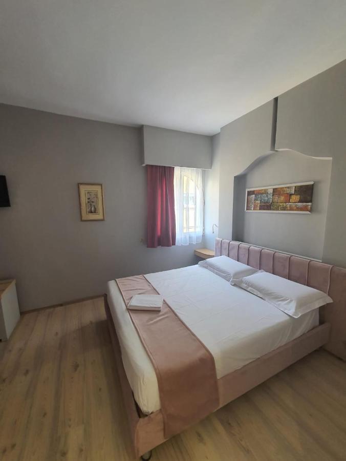 Theranda Boutique Hotel Tirana Zewnętrze zdjęcie