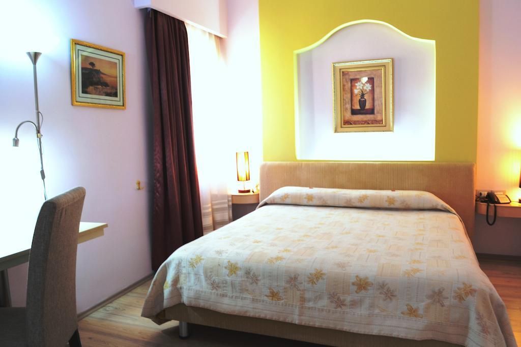 Theranda Boutique Hotel Tirana Zewnętrze zdjęcie